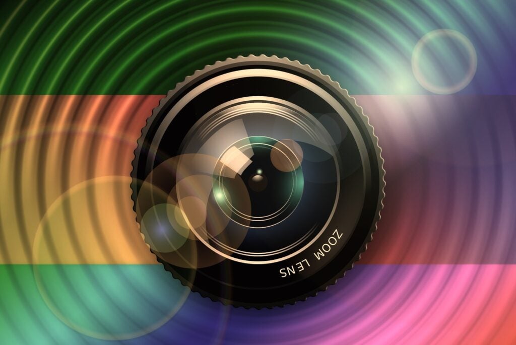 Graphic of a camera lens on a radar-like background.